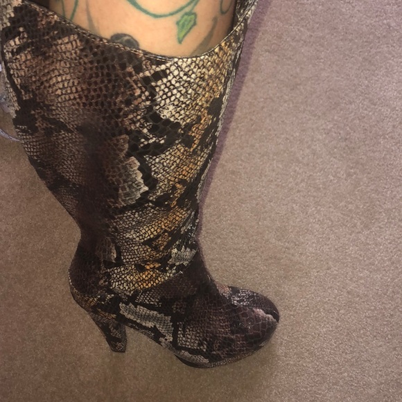 Snake print boots - Picture 4 of 7